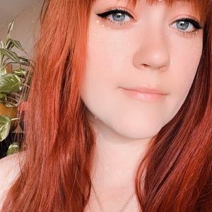 Meet your Posher, Chryssa